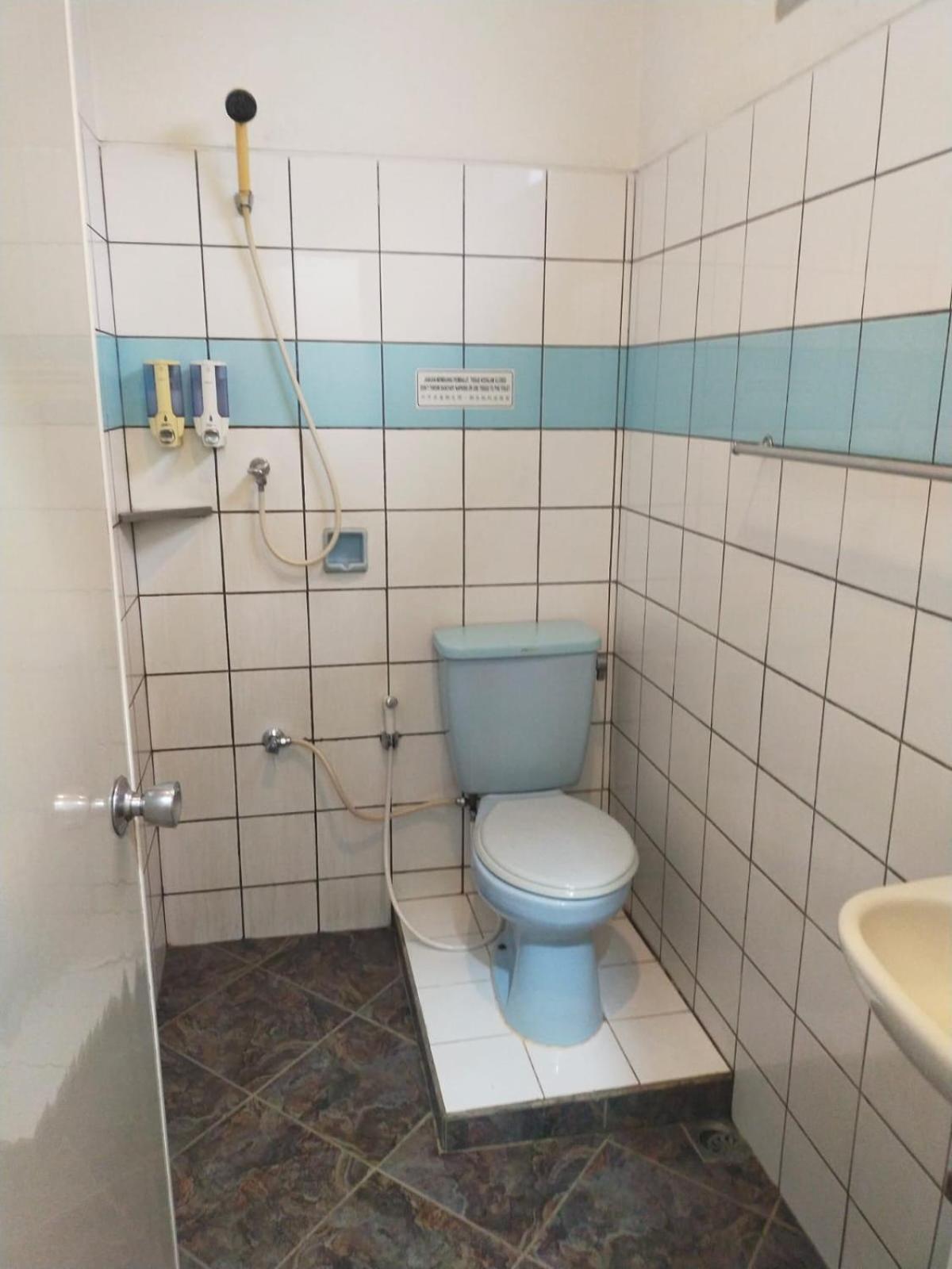 Hotel Aneka Baru Слеман Екстериор снимка