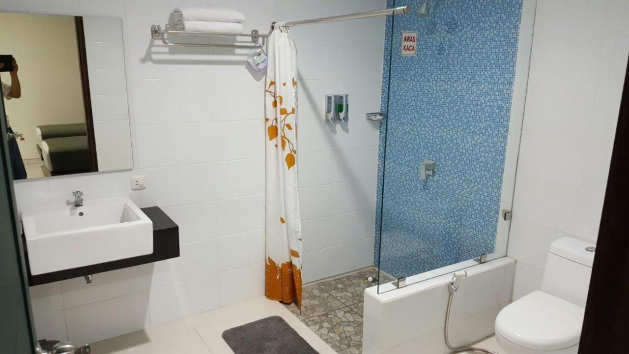 Hotel Aneka Baru Слеман Екстериор снимка